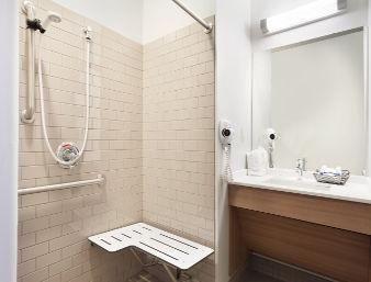 Microtel Inn & Suites By Wyndham Cadiz Экстерьер фото